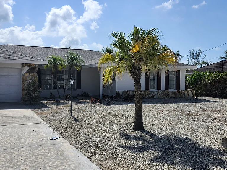 1666 Sabal Palm Dr — Photo 1