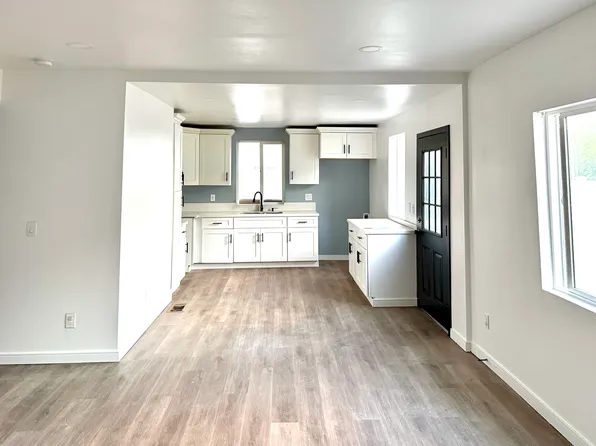 1259 E Laurelwood Dr, San Bernardino, CA 92408