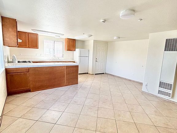 2nd image of 302-306 W Laurel Ave #L302a