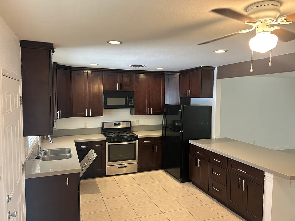 350 E Chuckwalla Rd #1