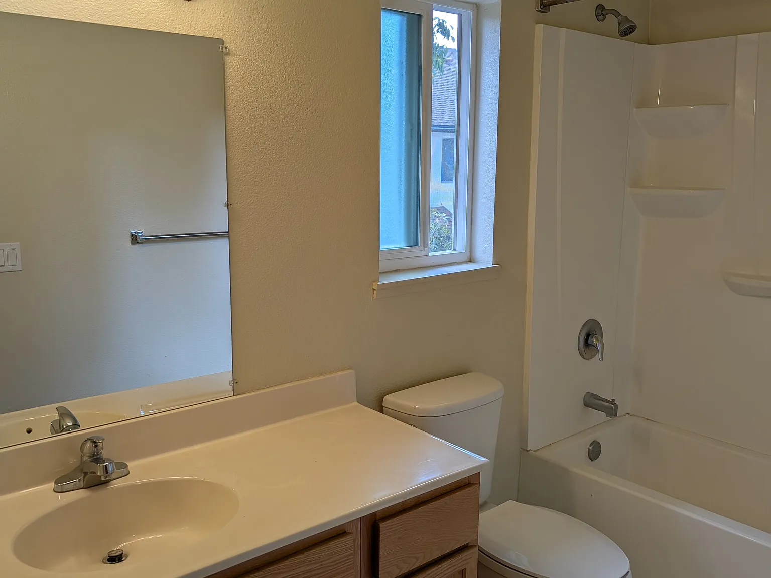 1 bed, 600 sqft, $2,020 — Photo 2