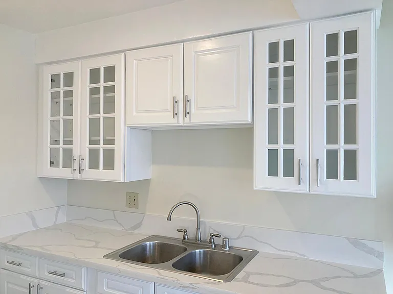 405 North Monterey Street — Photo 5