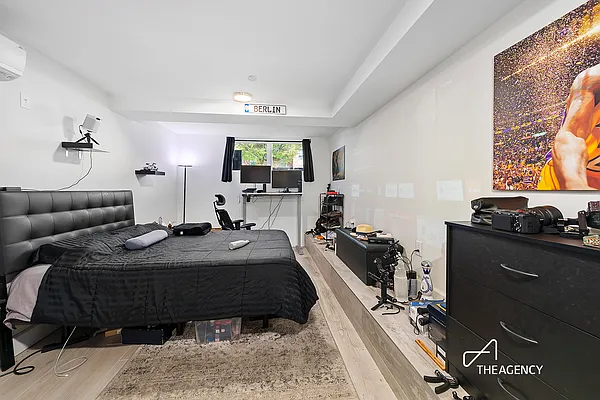 Rented by The Agency | media 19