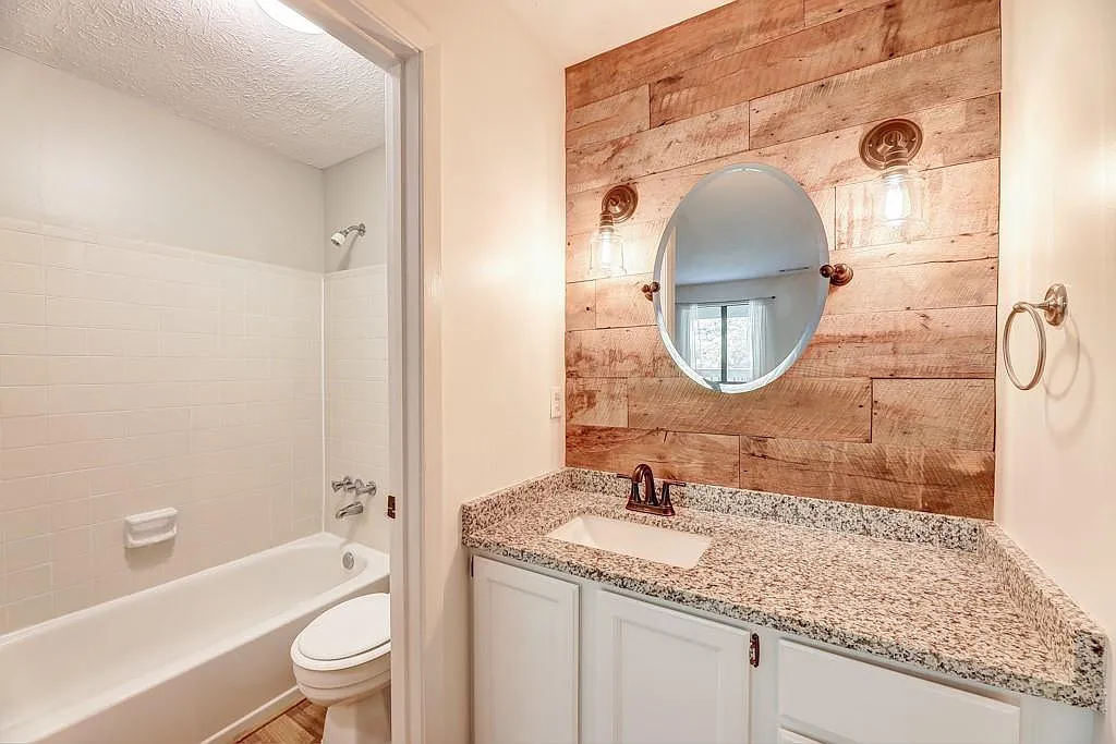 Building Photo - 529 Warm Springs Cir