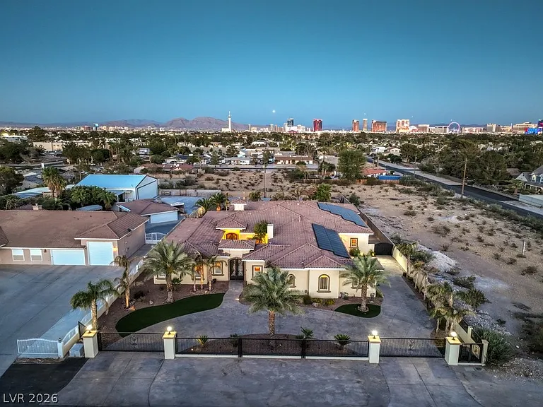 2780 El Camino Rd — Photo 17