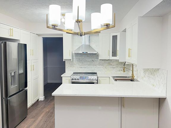 3rd image of 2120 Teakwood Dr