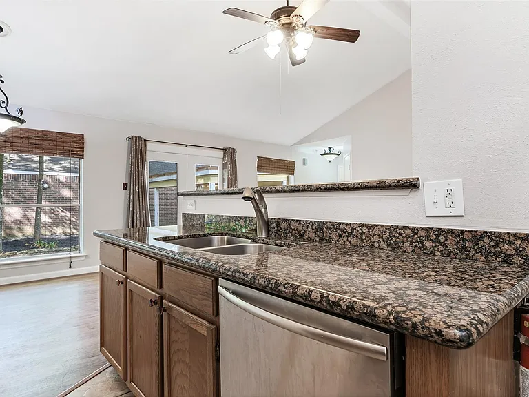 15 Tulip Hill Ct — Photo 13
