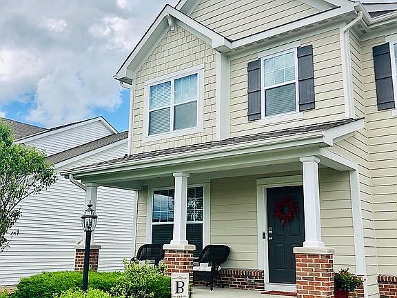 4th image of 128 Balsam Dr