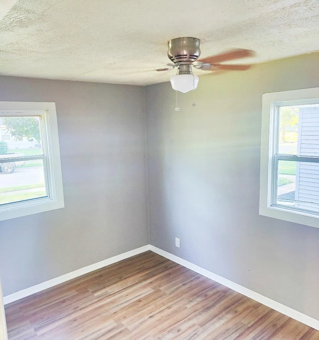2124 Martha Ave — Photo 4