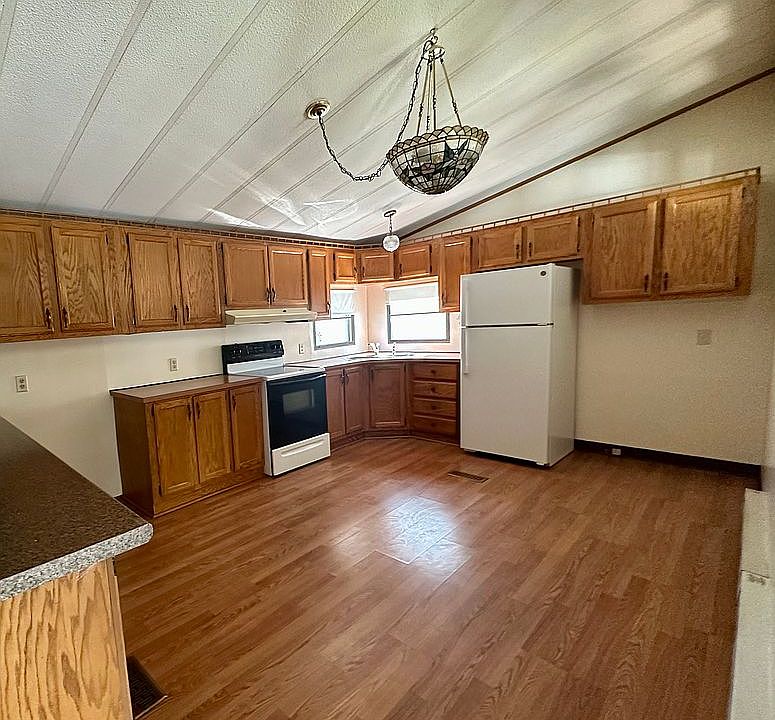 2nd image of 207 Davey Dr