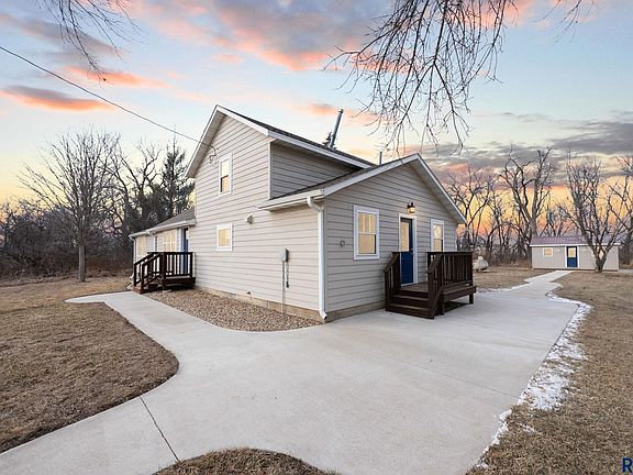 5th image of 47608 300th St