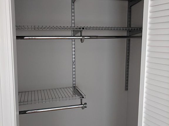 5th image of 3504 N Hamlin Ave #2