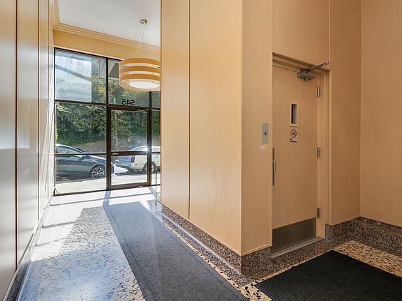 4th image of 545 Burnett Ave APT 202