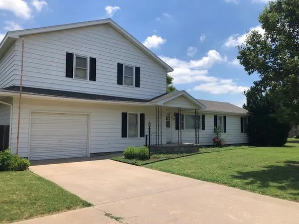 315 N Brooks St, Russell, KS 67665