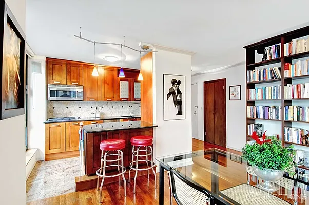 Rented by City Connections Realty | media 3