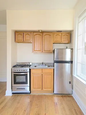 Rented by Uptown Flats LLC | media 17