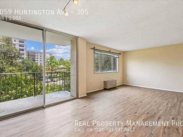2059 Huntington Ave #305 — Photo 8