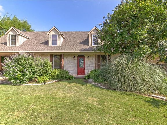 3rd image of 206 Bahama Ct