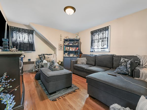 913 4th St FLOOR 2