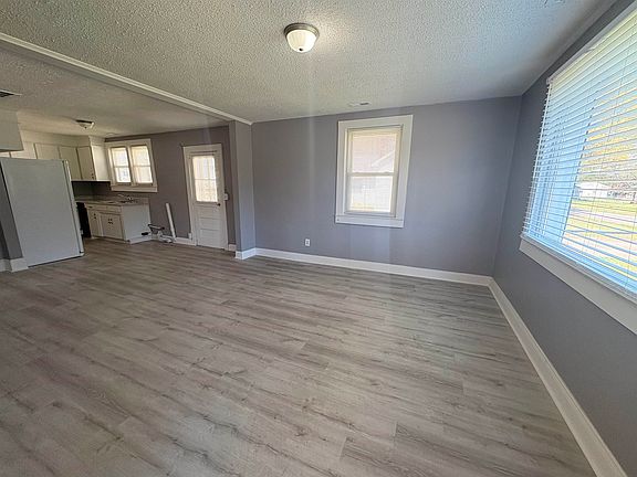 3rd image of 1141 Martin Rd