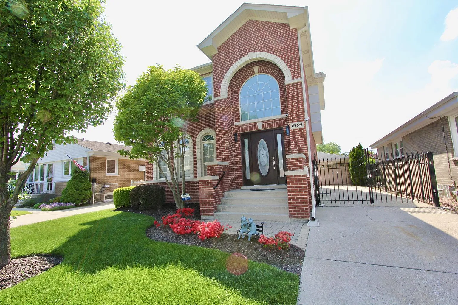5104 N Overhill Ave photo 1