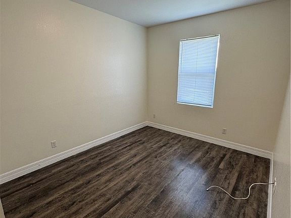 5th image of 8036 Buttercup Cir