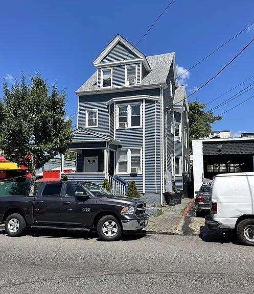 276 Ellison St — Photo 1