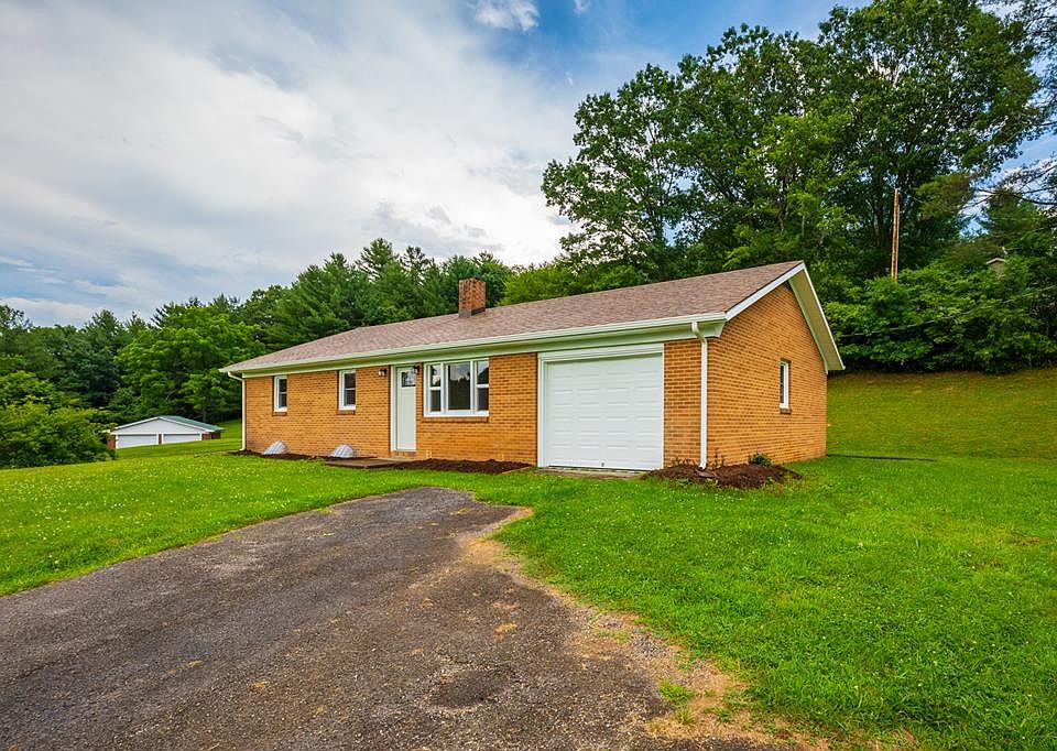 1st image of 82 Birchwood Ln