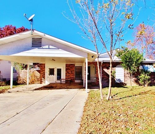 2nd image of 217 Lori Lynn Dr