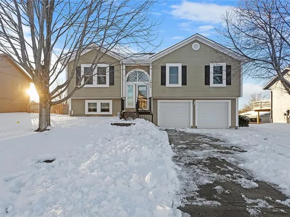 1404 16th Ave S, Greenwood, MO 64034