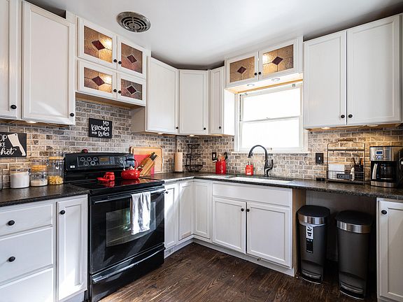 4th image of 4076 N 110th St
