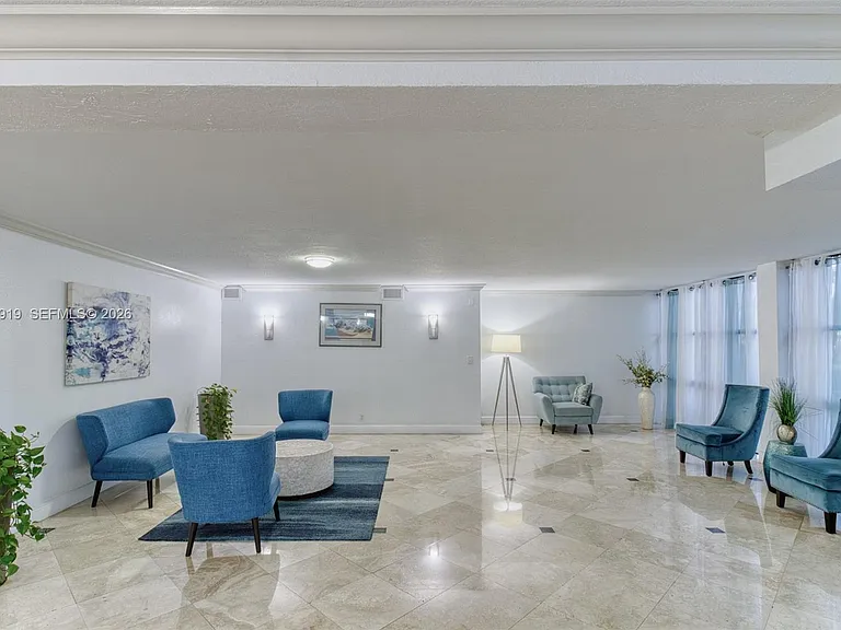 800 Parkview Dr #311 — Photo 16