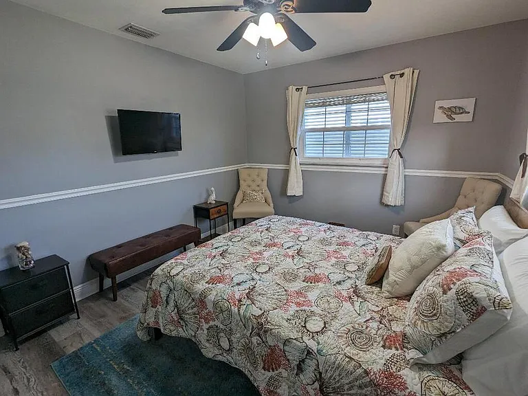 Queen Bedroom