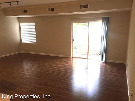 3rd image of 1818 Moore Blvd APT 118