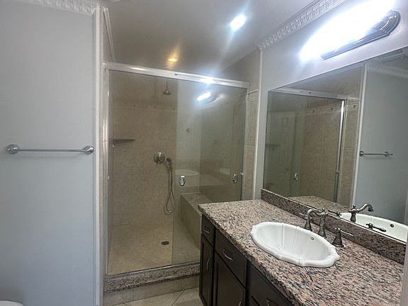 3rd image of 23863 Friar St