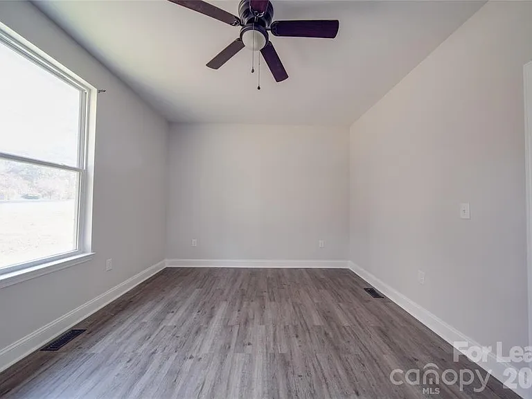 112 Rockwell Ct — Photo 31