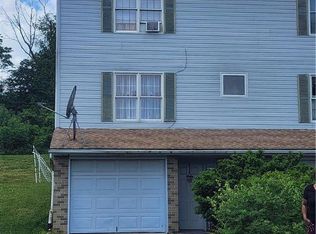 151 Victoria Arms Cir, Kunkletown, PA 18058