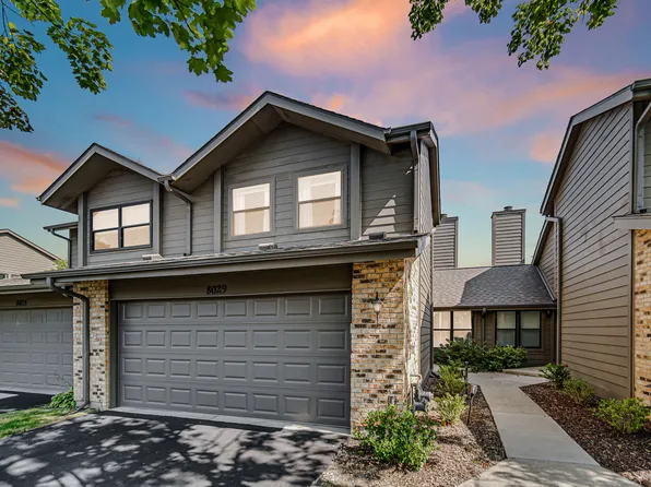8029 Wildwood Ln, Darien, IL 60561