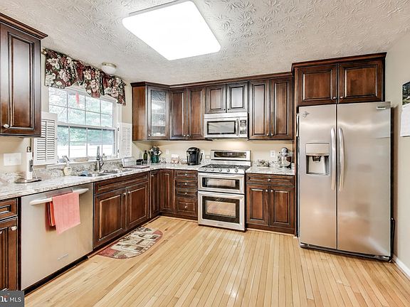4th image of 500 Sugarberry Ct