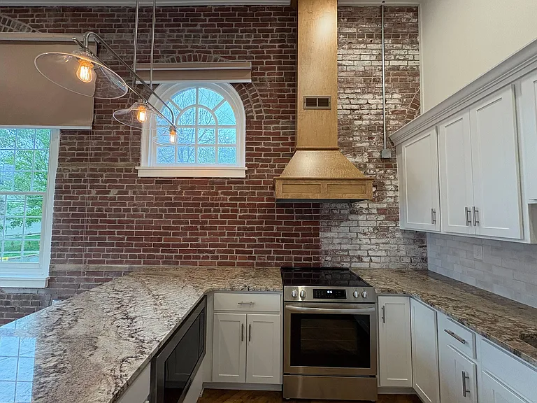 401 N Warren St #101 — Photo 6