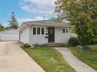 8421 21st Ave, Kenosha, WI 53143