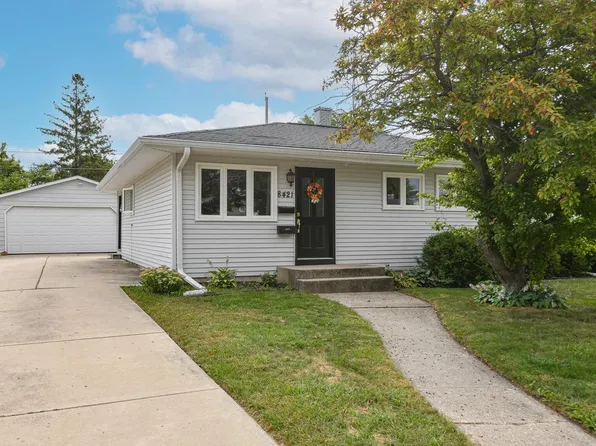 8421 21st AVENUE, Kenosha, WI 53143