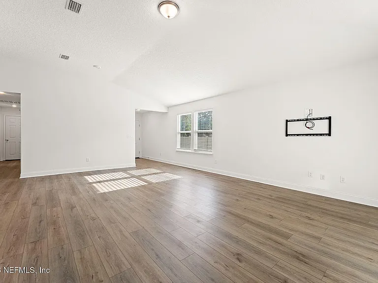 2907 Lucille Ln — Photo 5