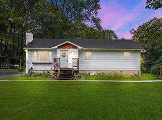 426 Nashopa Rd, Bloomingburg, NY 12721