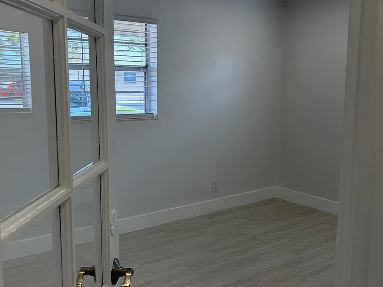 2812 Duke Ln — Photo 11