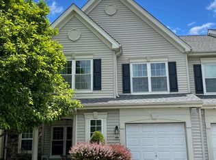 202 Oaktree Ct, Warwick, PA 18974