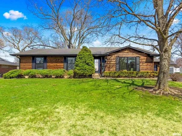 335 W Glencrest Dr, Peoria, IL 61614