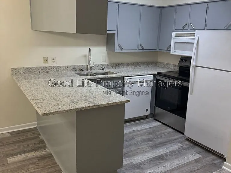 1103 N 15th Ave #103 — Photo 4