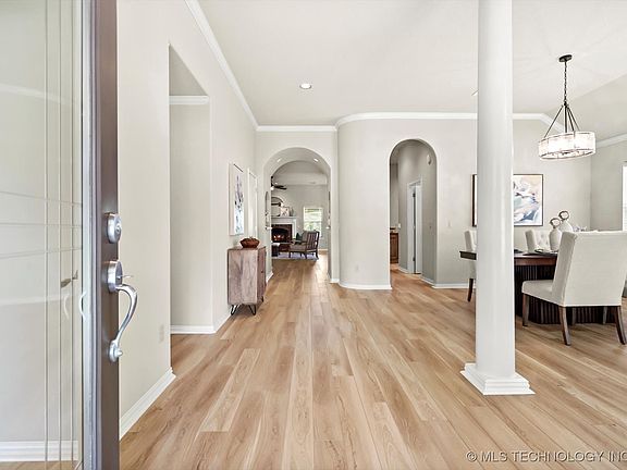 3rd image of 4133 Dogwood Ln