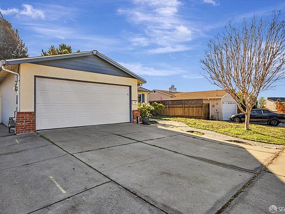 2nd image of 2064 Murphy Dr
